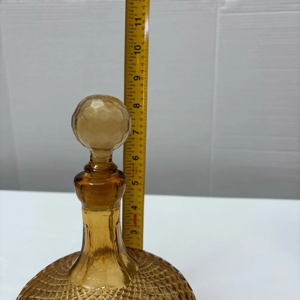 Vintage Amber Textured Glass Decanter And 5 Glasses Diamond Round w/ Lid Cordial